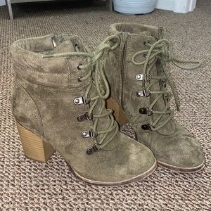 Candies size 6, green boots